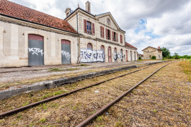 Ancienne gare + habitation Châtillon s/ Seine Châtillon-sur-Seine