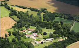 ANCIENNE SEIGNEURIE DU XVIIe CHARENTE-MARITIME 10 HA Surgères