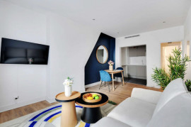 Appartement moderne meuble et libre de suite Paris 18ème