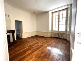 Appartement T4 de caractère avec terrasse – 123 m² – Angers hyper-centre Angers