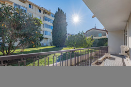 Appartement trois pièces - au calme absolu Saint Laurent Du Var