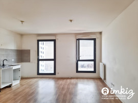 Aubervilliers – 4 pièces 79 m² traversant parking Aubervilliers