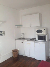 Beau studio meublé 21m² lumineux Gambetta Paris 20ème