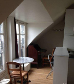 Beau studio meublé 26m² très bon état et aménagé Paris 17ème