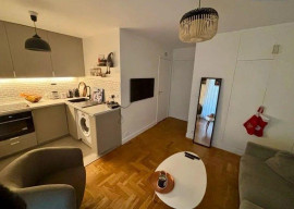 Beau studio meublé et rénové 20m² avec balcon Paris 12ème