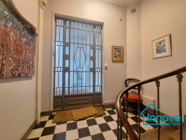 Centre Notre-Dame : Appartement atypique avec 6 chambres. Versailles