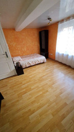 Chambre spacieuse Ménétrol
