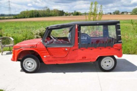 Citroën Méhari 2 places rouge Essertines-en-Châtelneuf