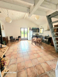 Deux maisons sur un terrain de 3000 m2 . Garein