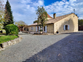 DOMAINE ÉQUESTRE DE CHARME EN PÉRIGORD Montpon Menestrol