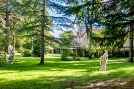 DOMAINE HISTORIQUE région Toulouse (Tarn) 2.5 HA Lautrec