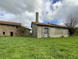 Fermette à rénover avec grange et garage sur un  Saint-Christophe