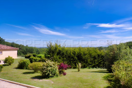 GERS VILLA CONTEMPORAINE 1,7 HA VUE DOMINANTE Mirande