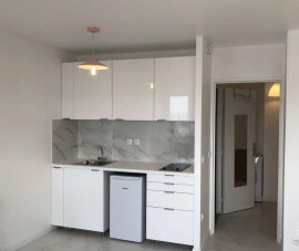 Grand F1 35m² meublé Évry refait à neuf Évry-Courcouronnes
