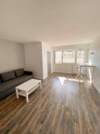 Grand studio rénové quartier Rabelais Tours