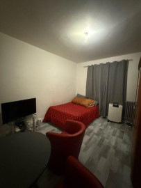 Grande chambre en location meublée 18m² Annecy