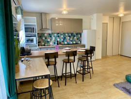 Grande terrasse, jardin et parking privé Avignon