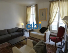 joli immeuble très bien situé Paris 9ème