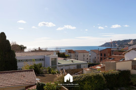 La mer calme Marseille 16ème