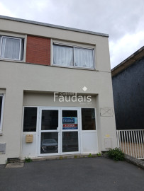 local commercial sur axe passager st lo