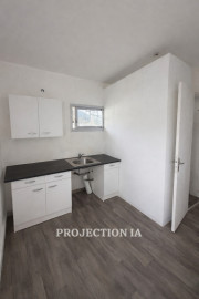 Local commercial vide de 32 m2 Saint-André