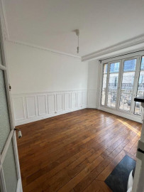 Location 2 pièces avec balcon filant Paris 15è Paris 15ème