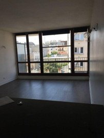Location studio 33 m2 place Gambetta Paris 20ème