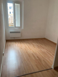 Location t1 / t2 secteur place du 4 septembre 1300 Marseille 7ème