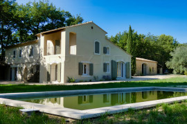 LUBERON PROPRIETE DE CARACTERE 230 M² 6 HA Lourmarin