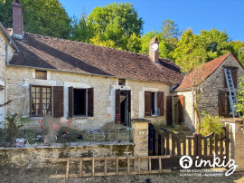 Maison 2 pièces avec jardin, garage, cave voutée. Quincerot