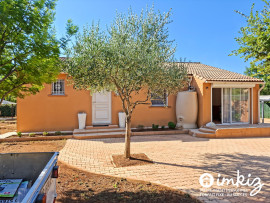 Maison 5 pièces sur terrain  clos + annexes Régusse