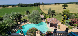 Maison 8 pièces de 365 m² sur 1800 m² de terrain Revonnas