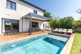 Maison contemporaine avec piscine Saint-Jean-de-Cornies