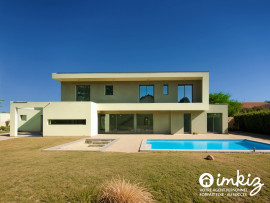 Maison d'architecte de 206m² - piscine et brasero Toussieu
