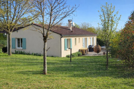Maison de plain-pied,3 chambres, un garage , 1254m2 de terrain clos Margueron
