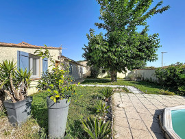 Maison de plain pied en lotissement Sénas