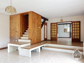 Maison de Type 7 avec jardin. Eyguières