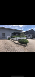MAISON D'HABITATION AVEC TERRAINS 4HA Rignieux-le-Franc