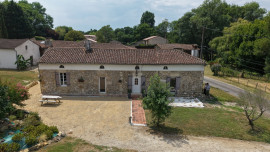 Maison en pierre de caractère avec gîte Noaillan