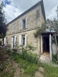 MAISON EN PIERRE : DÉPENDANCE ET PISCINE À RÉNOVER Montcaret