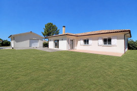 Maison familiale avec dépendance Rions