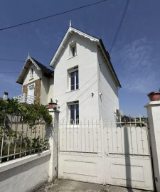 Maison familiale entièrement rénovée et son jardin Les Mureaux
