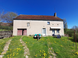 Maison indépendante avec grande grange et belle v Saint-Malo-en-Donziois