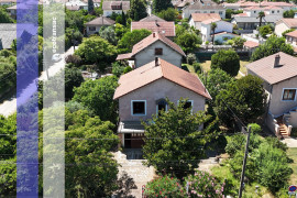 Maison individuelle à fort potentiel sur terrain piscinable de 552 m² – Vénissieux secteur résidentiel Vénissieux