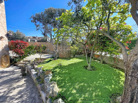 Maison  - Maison de ville  - 3 pièces  - 129.6 m² Antibes