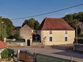Maison traditionnelle proche du canal de Bourgogne Fulvy