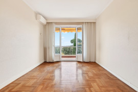 Nice - Cimiez Appartement traversant  de 2 pièces avec terrasse vue mer Nice