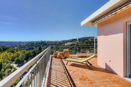 Nice Cimiez - Rare - 2 pièces 57m2 et 90m2 de terrasse au dernier étage d'une résidence de standing Nice