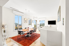 Nice - Falicon - Jolie maison 4 pièces de 95 m² rénové avec terrasse, jardin et vue sur les collines et la mer Falicon