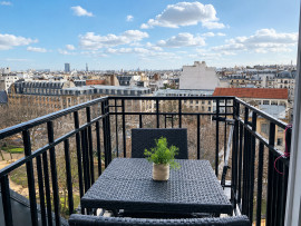 Paris 16e – Avenue Adrien Hébrard – Chambre de service au 8e étage avec ascenseur Paris 16ème